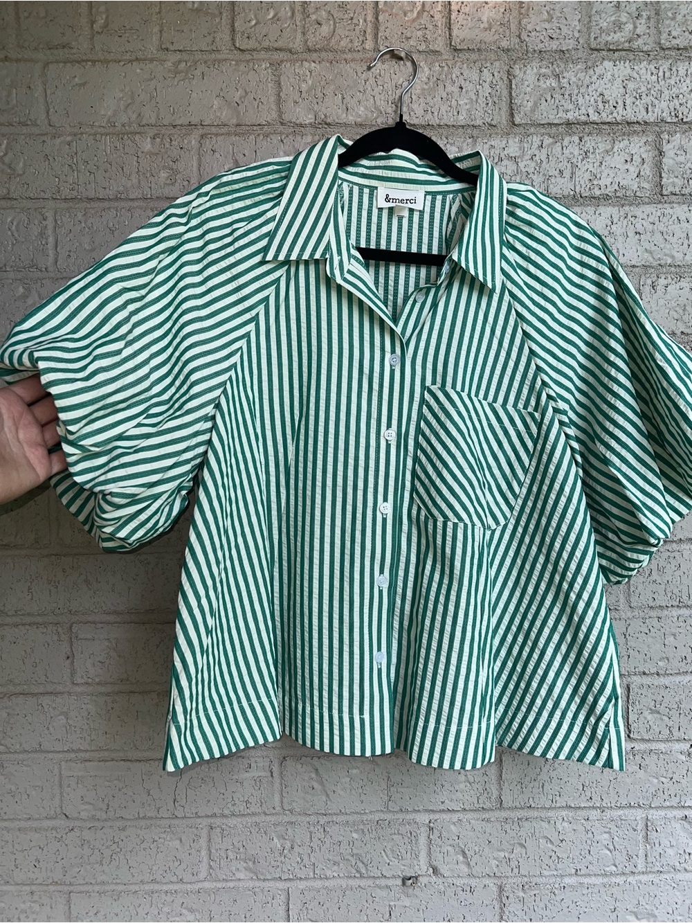 &Merci green and white bubble sleeve blouse size medium - Picture 2 of 6